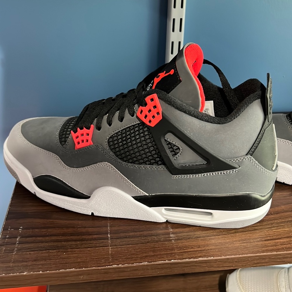 Air Jordan 4 Retro “infrared”